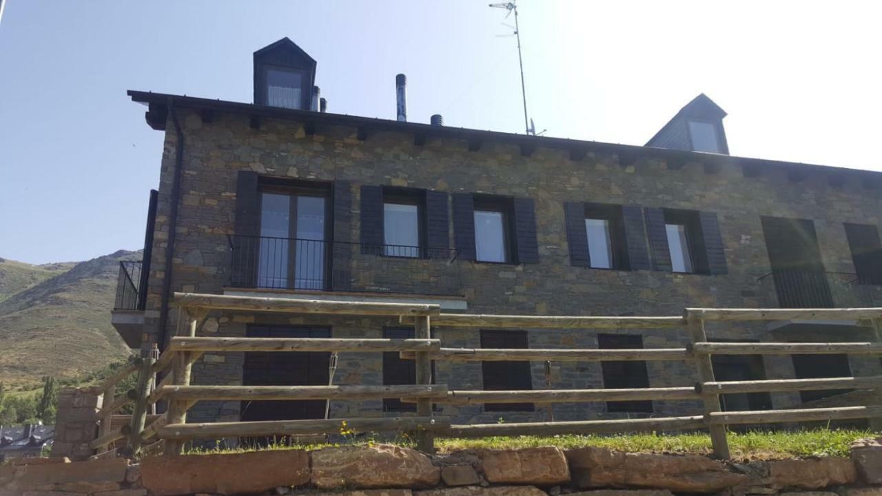 Apartamento L Aüt Pla de l'Ermita Esterno foto